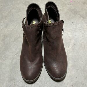 Brown MIA Faux Leather Boots for Women‎ / Size 8 / Box 24